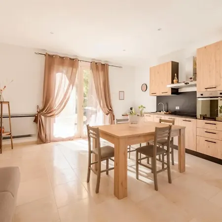 Apart Otel Antico Casolare P. P. 4*